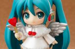 继奸笑社推出圣诞装版初音未来黏土小人手办