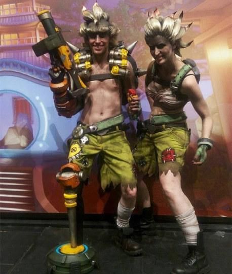 安能辨我是雌雄！美女COS《守望先锋》狂鼠